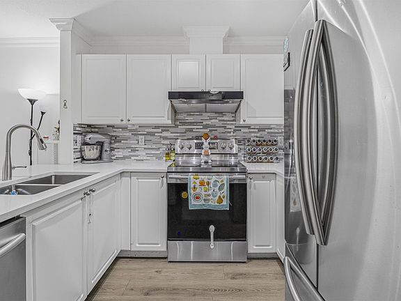 5th image of 13733 74th Ave #411