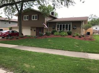 15142 Condado Dr, Oak Forest, IL 60452