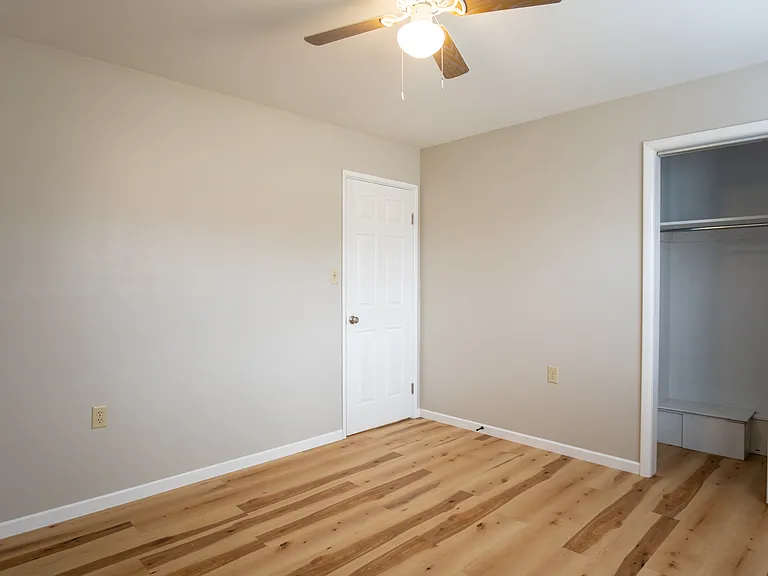 4550 Washington Square Dr — Photo 9