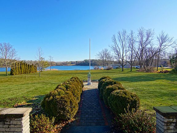 2nd image of 4 Spring Lane