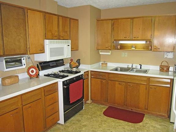 HUGE functional kitchen