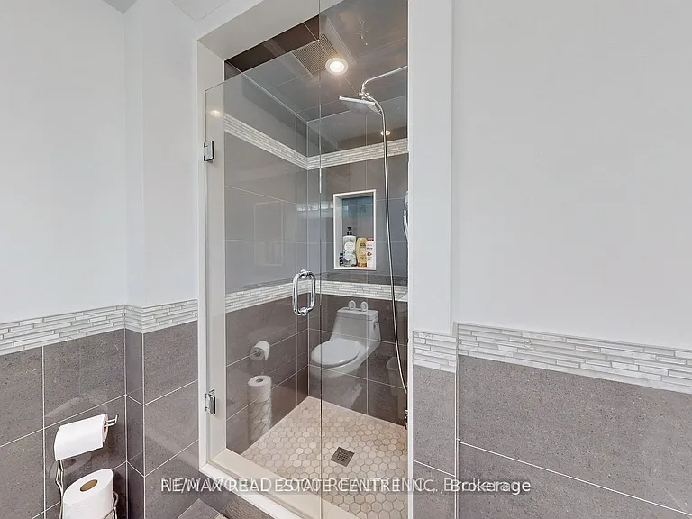 10 Suburban Dr — Photo 20