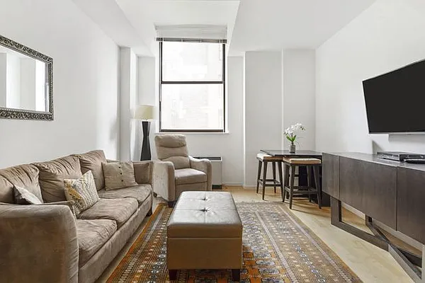 Rented by Compass | media 10