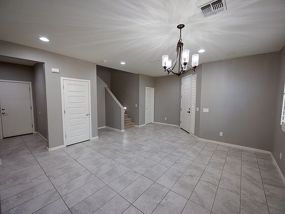 4th image of 1270 W Carlsbad Dr