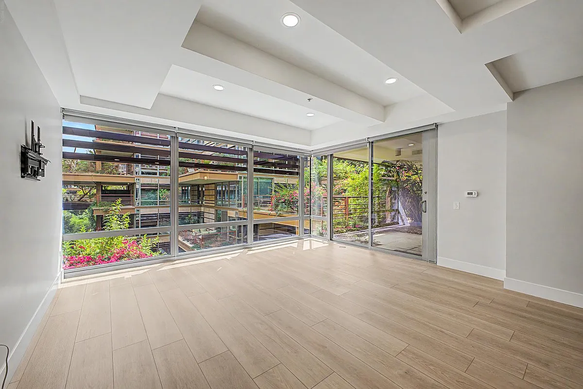 Building Photo - 7147 E Rancho Vista Dr #4009