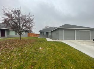 1368 SW Shea Dr #A, Hermiston, OR 97838