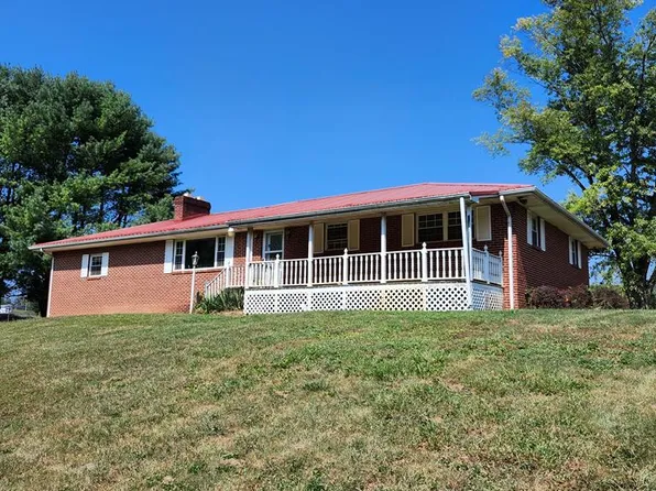 1065 Swords Creek Rd, Honaker, VA 24260