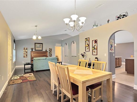 4th image of 319 Knot Hole Cir