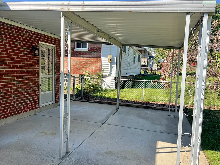 9815 Ridgely Ln — Photo 27