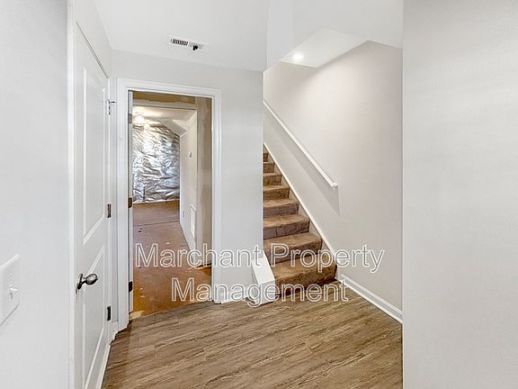 3rd image of 219 Maple Forge Trl