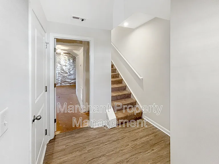219 Maple Forge Trl — Photo 3
