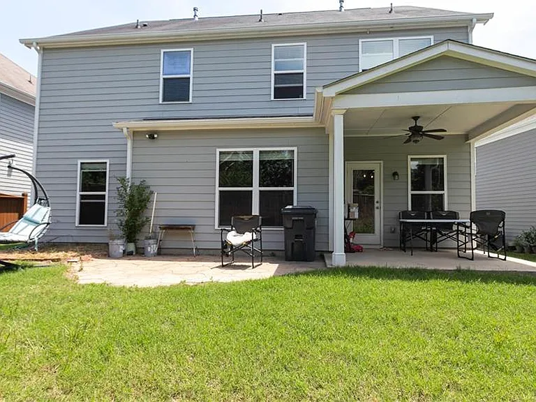 302 Pebblestone Ln — Photo 32