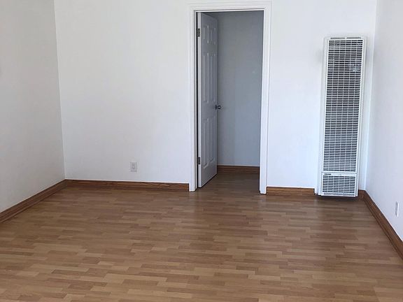 2nd image of 644 Pier Ave APT 4