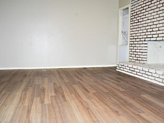 3rd image of 3635 Walnut St APT 105