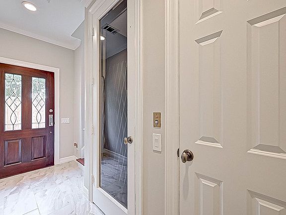 4th image of 2412 Potomac Dr