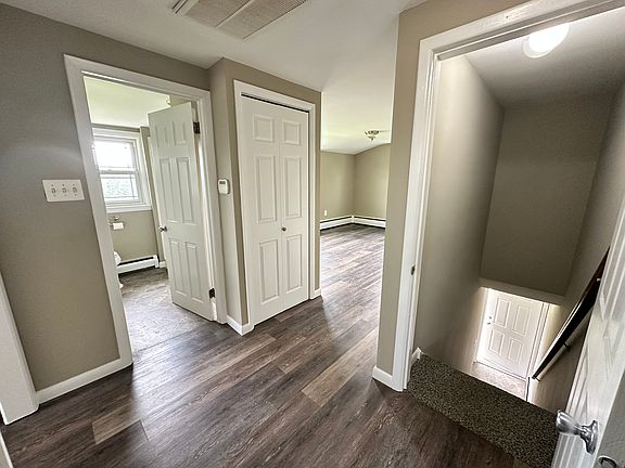 4th image of 1301 N Gravel Pike #B