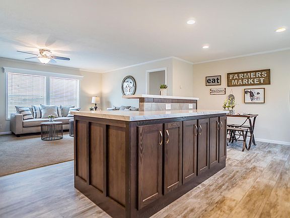 5th image of 83 Greenmeadow Dr