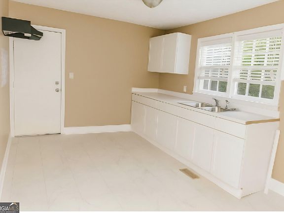 2nd image of 2106 Melton Ave