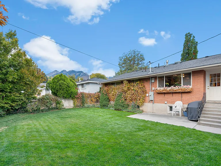 2405 E Sundown Ave — Photo 31