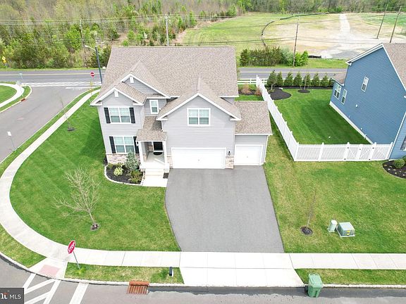 2nd image of 1 Stamford Bridge Ct