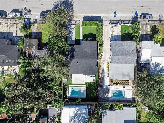 340 NW 45th St — Photo 7