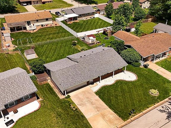 3rd image of 37 Oxbow Rd