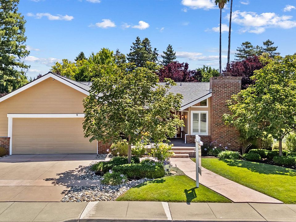 1st image of 2533 Larrikeet Ct