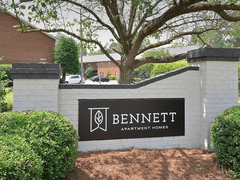 Bennett — Photo 14