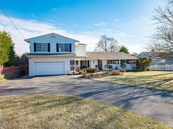 137 Melbury Road, Babylon, NY 11702