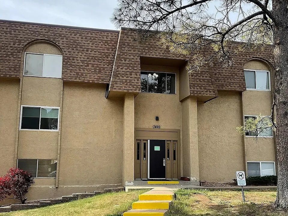 7495 E Quincy Ave #305