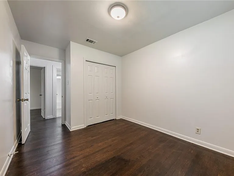 1113 Sycamore St — Photo 7