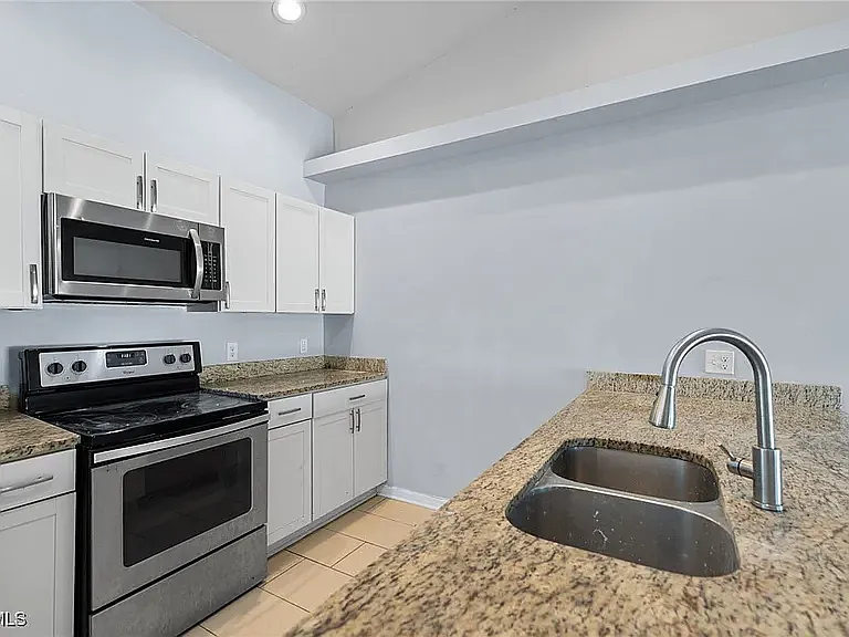 1119 Diplomat Pkwy E — Photo 6