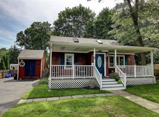 2 Homestead Ave, Barrington, RI 02806