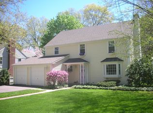 45 Brenway Dr, West Hartford, CT 06117