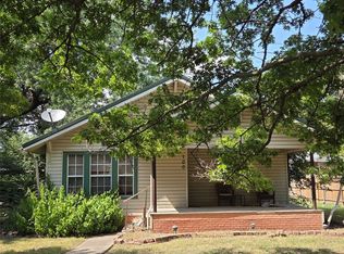 100 E Bois D Arc St, Leonard, TX 75452