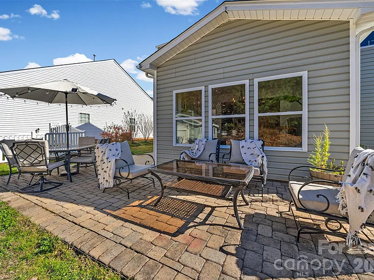 1668 Beleek Ridge Ln — Photo 29