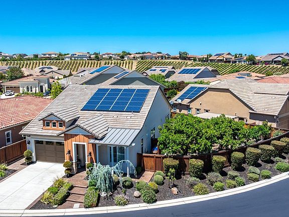 3rd image of 2105 Rioja Way