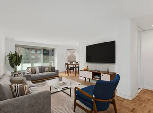 300 East 40th Street 28T image 1 of 18