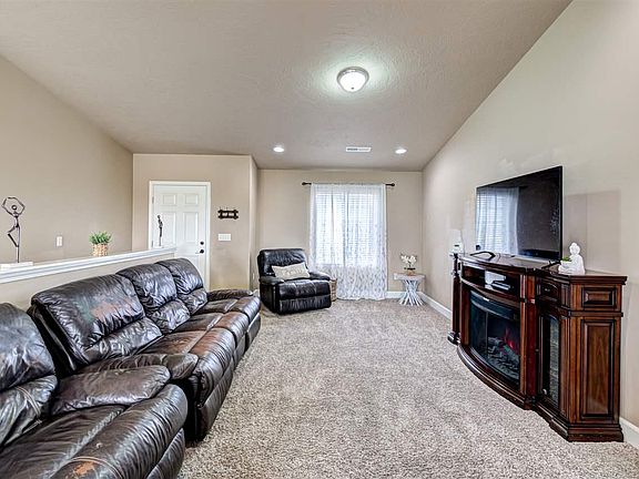 5th image of 5408 Pimlico Dr