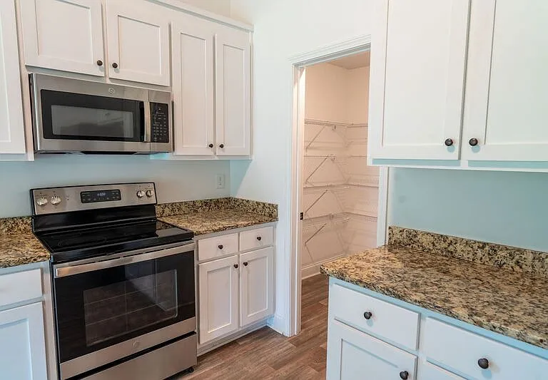 1394 Hardigree Rd — Photo 9