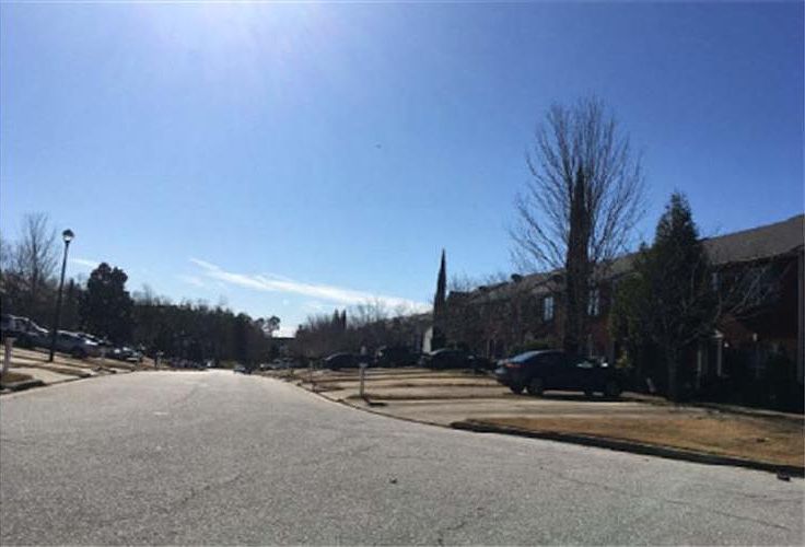 2nd image of 5851 Strathmoor Manor Cir