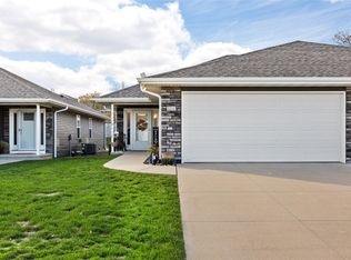 321 Amy St APT C, Swisher, IA 52338