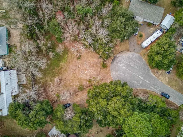 5609 Monument Ct, Gulf Breeze, FL 32563