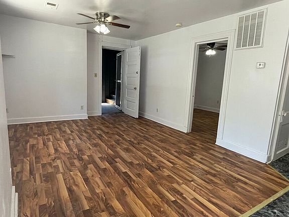 3rd image of 2500 N Sawyer Ave #1R