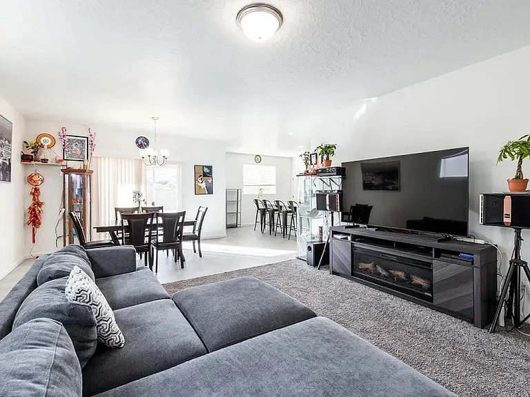 3479 W Cruyff Ave — Photo 5