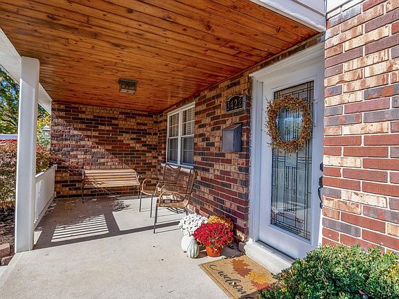 3rd image of 3422 Melodymanor Dr
