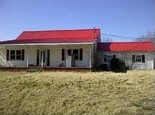 3053 Pricetown Rd, Paintsville, KY 41240