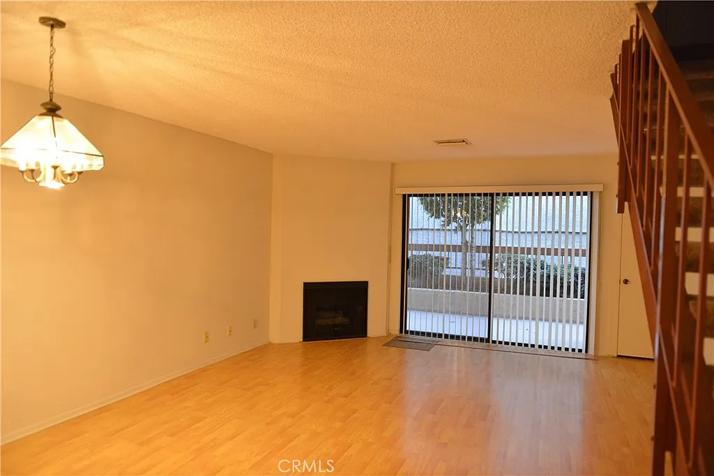 2 bed, 1100 sqft, $2,750 — Photo 2