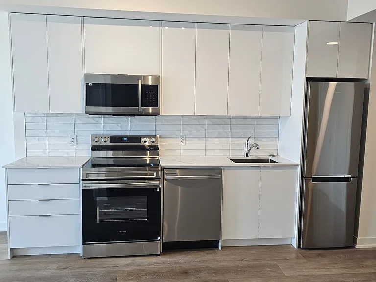 33 Erie Ave #610 — Photo 5