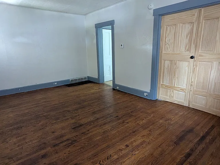 1371 Stark Ave SW — Photo 4
